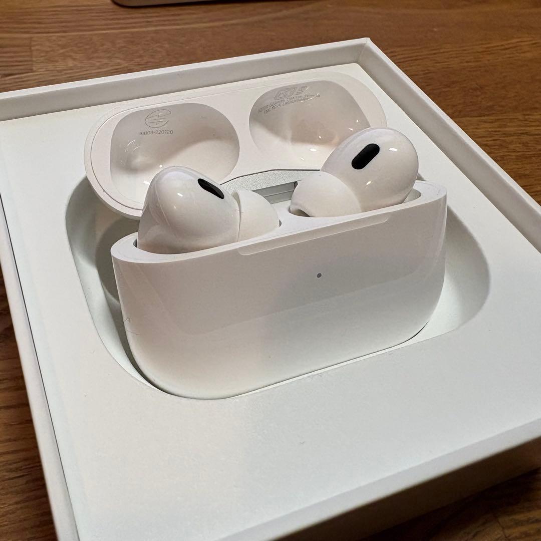 AirPods Pro 第2世代 Lightning MQD83J/A - メルカリ