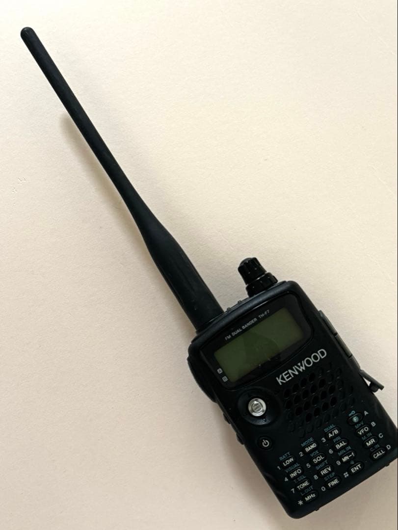 KENWOOD TH-F7アマチュアハンディ機 KENWOOD TH-F7 Handy 144/430Hz FM Dual Bander Transceive Working