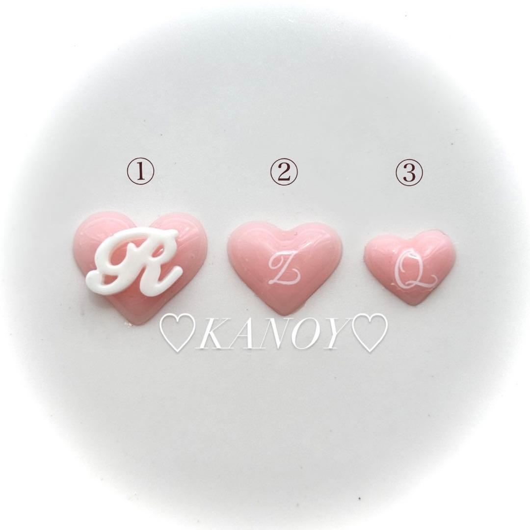 ネイルパーツ ハート 筆記体 デコ イニシャル - メルカリ