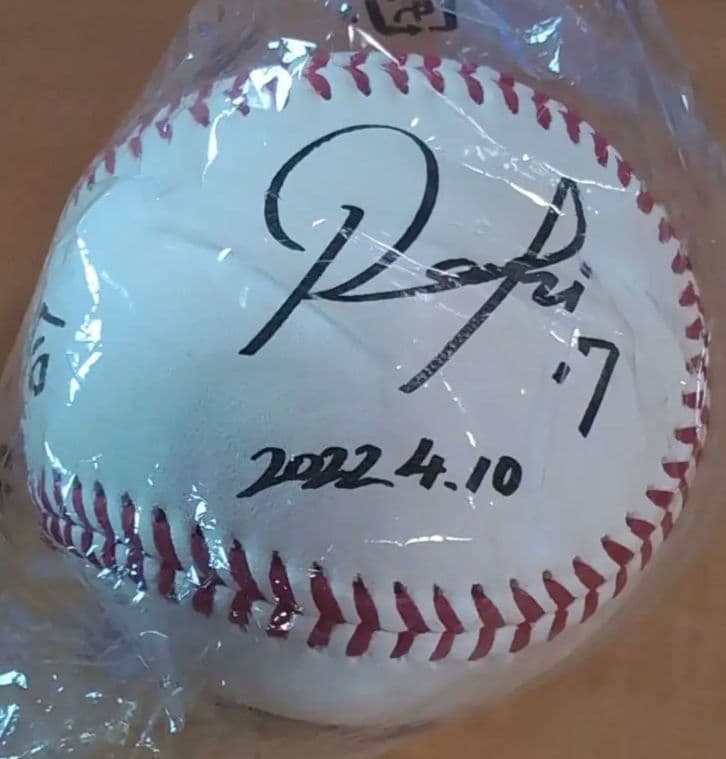 佐々木朗希 完全試合アクリルスタンド＋記念タオル - メルカリ