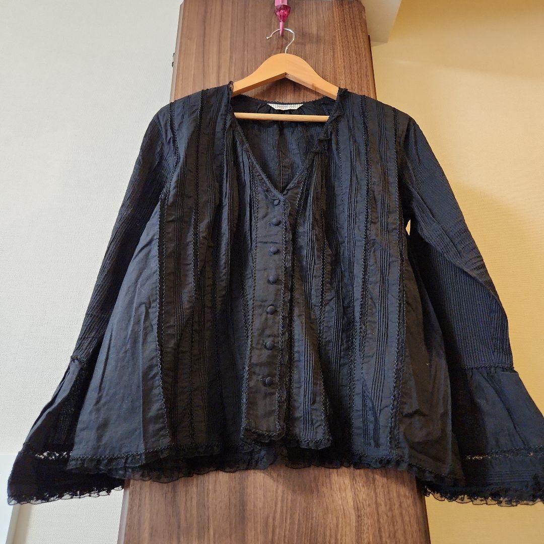 カネコイサオ 綿ローン ピンタック ピコフリル 黒 ブラウス - メルカリ