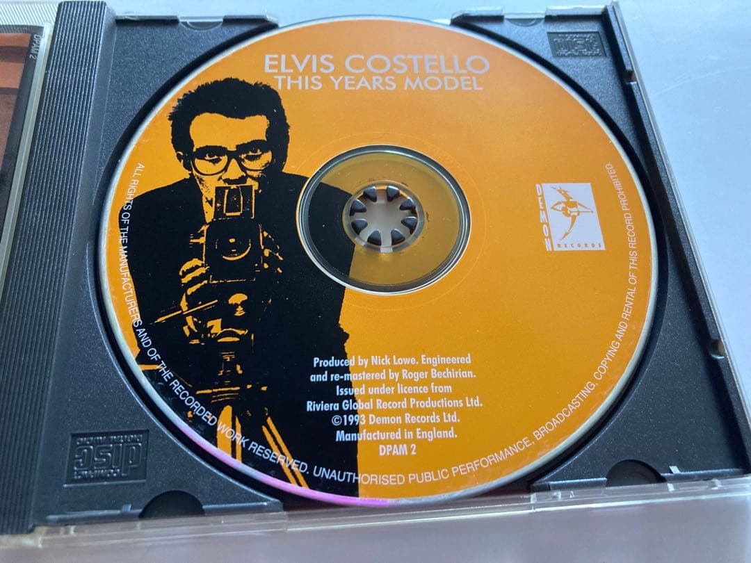 レア エルヴィスコステロ 直筆 サイン CD elvis costello - メルカリ