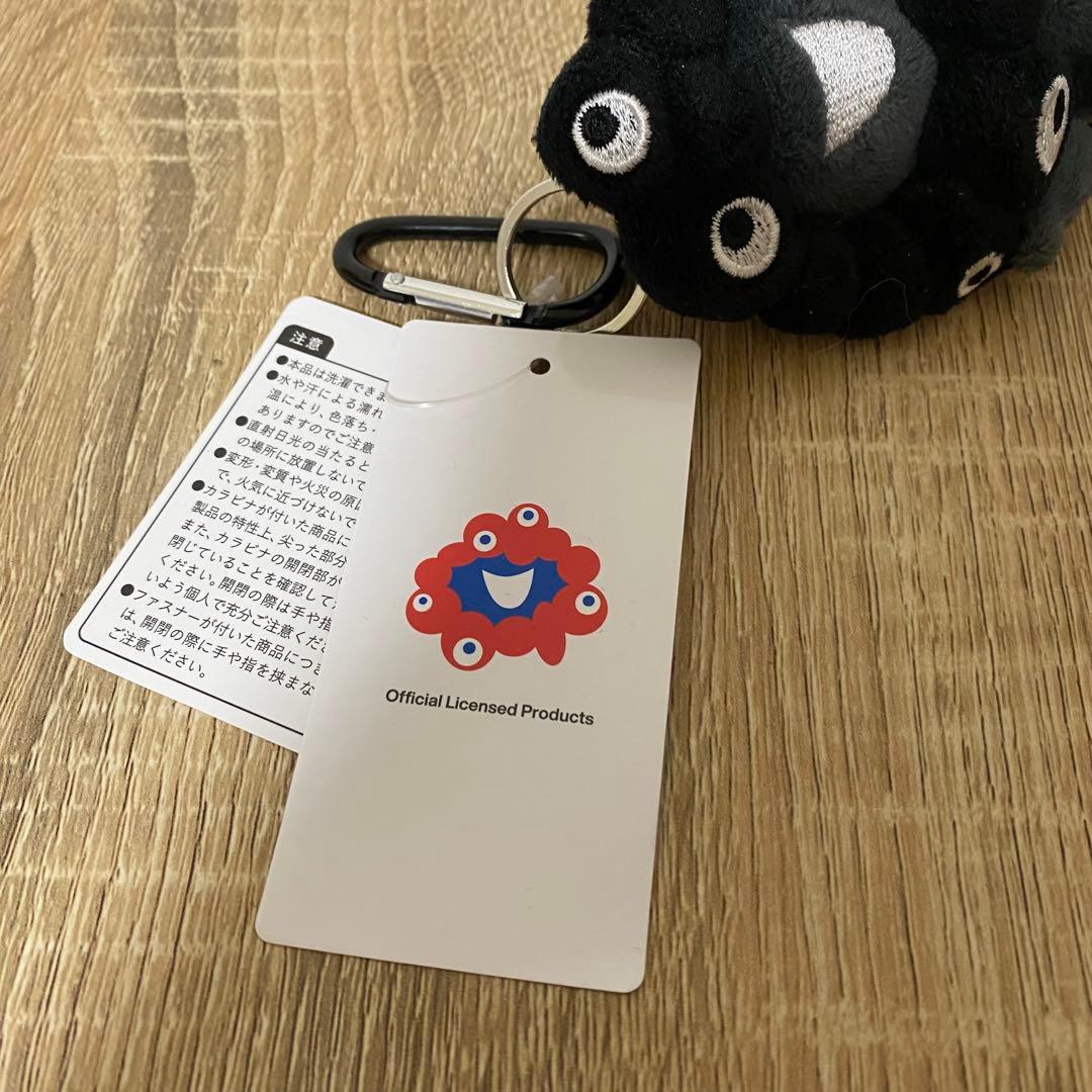 黒ミャクミャク（座り） カラビナ付き - メルカリ