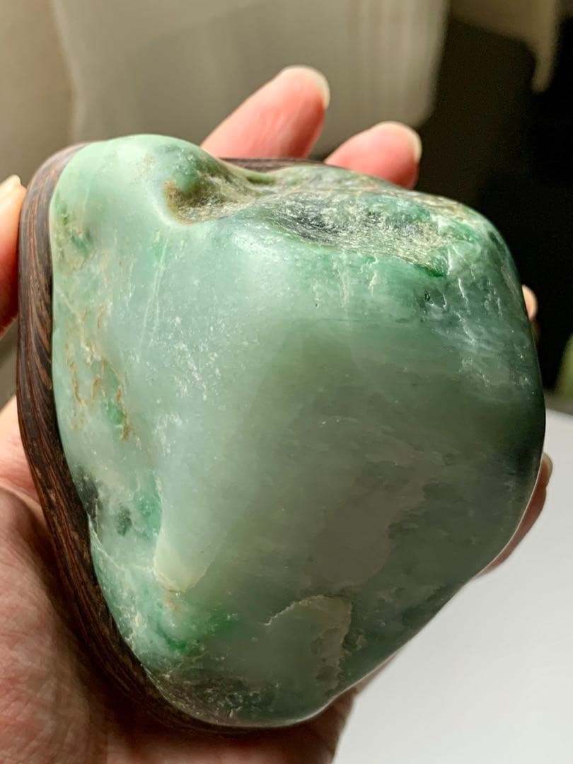 極上海翡翠糸魚川ひすい海石ろうかん質翡翠コン沢水石根付鉱物標本