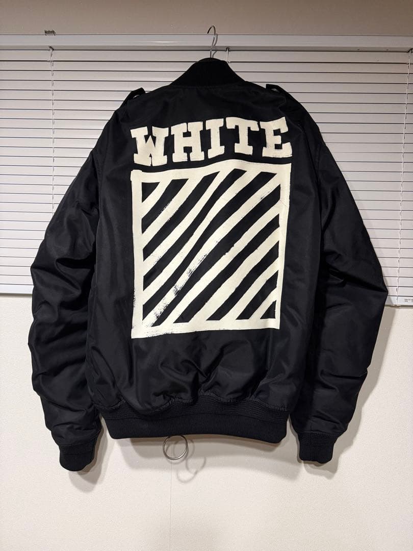 訳あり　正規品オフホワイトボンバージャケット　Sサイズ 訳あり 正規品オフホワイトボンバージャケット Sサイズ Off-White