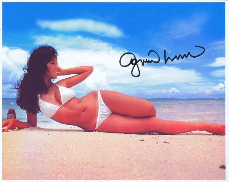 アグネス・ラム 直筆サイン入り写真 モデル 太陽の恋人 アイドル mqv38