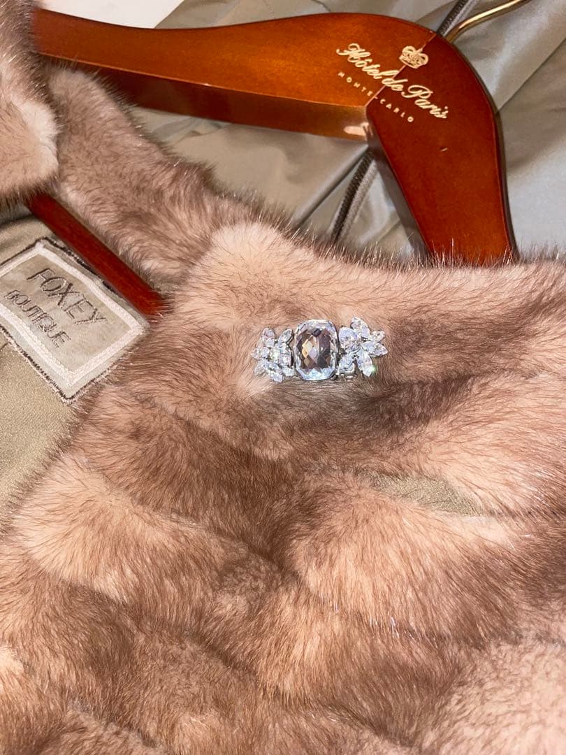 フォクシー　ブローチ　キラキラビジュー　その② FOXEY - フォクシー ブローチの通販 by エコスタイル｜フォクシーなら