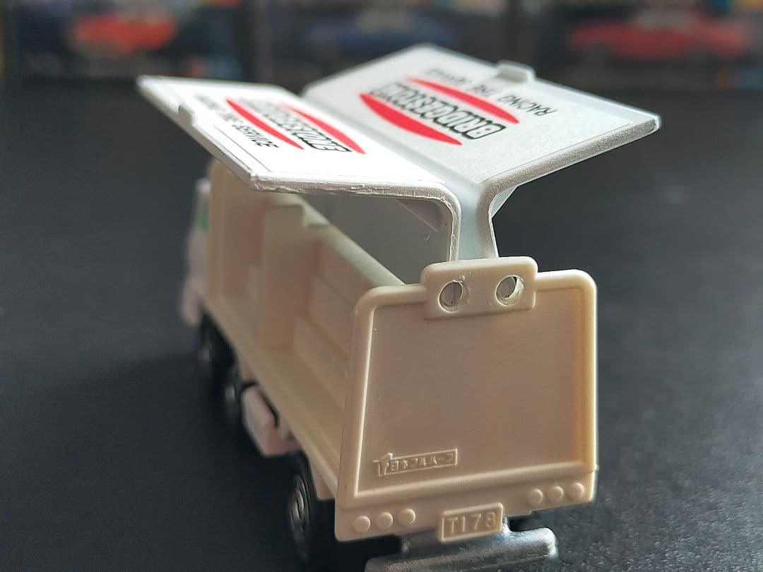 レース 関係者 配布品 黒箱 トミカ ふそうウィングルーフ 日本製