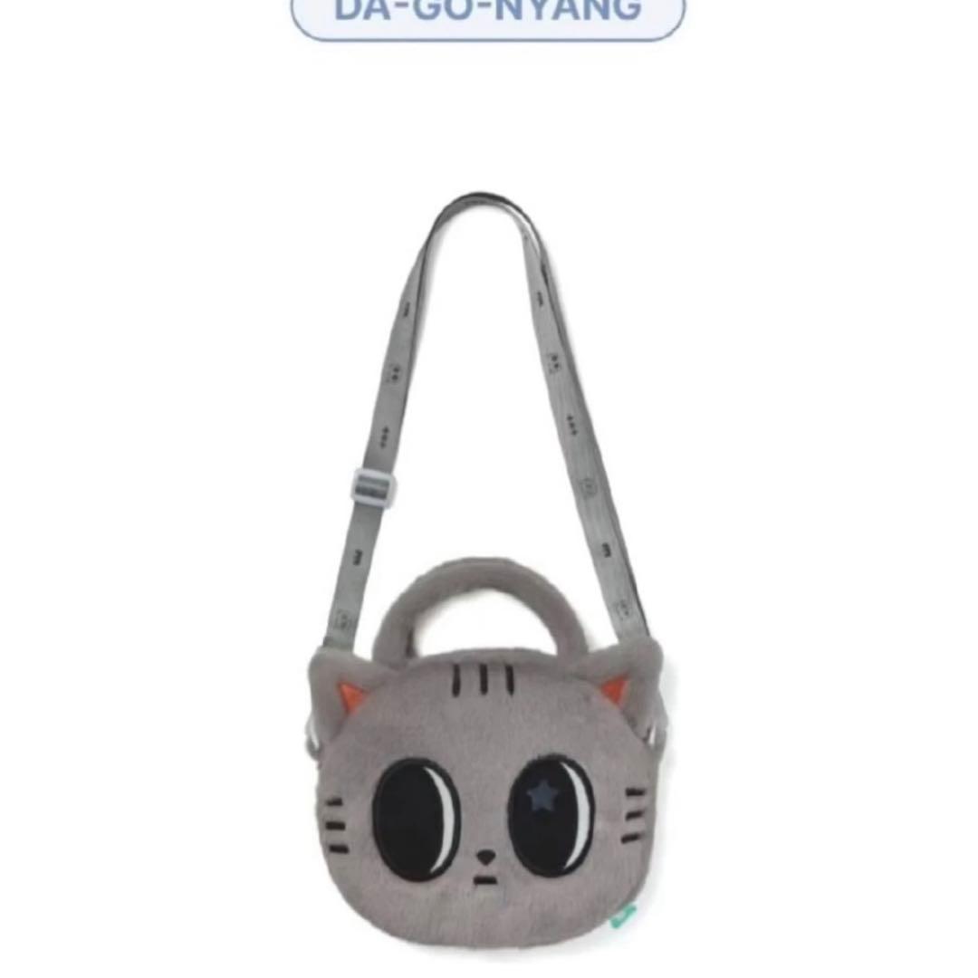 TOMORROW X TOGETHER プルバトゥ ダゴニャン クロスバッグ - メルカリ