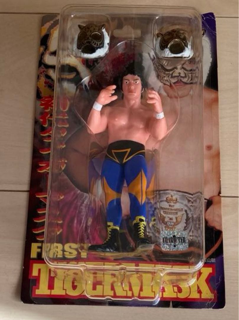 初代タイガーマスク（佐山サトル＋マスク2個）フィギュア 初代タイガーマスク（佐山サトル＋マスク2個）フィギュア - メルカリ