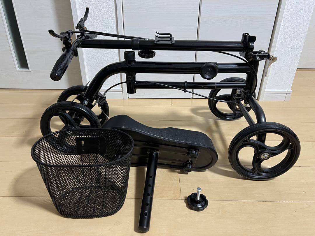 松葉杖いらず ニースクーター 膝用歩行器 バスケット付 - メルカリ
