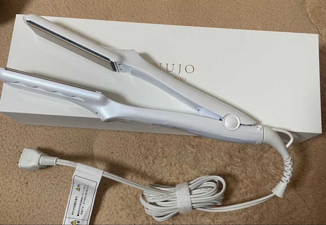 絹女～KINUJO～ キヌージョ ヘアアイロン 楽天市場】【公式限定ガイドブック付き】 絹女～KINUJO～ キヌージョ