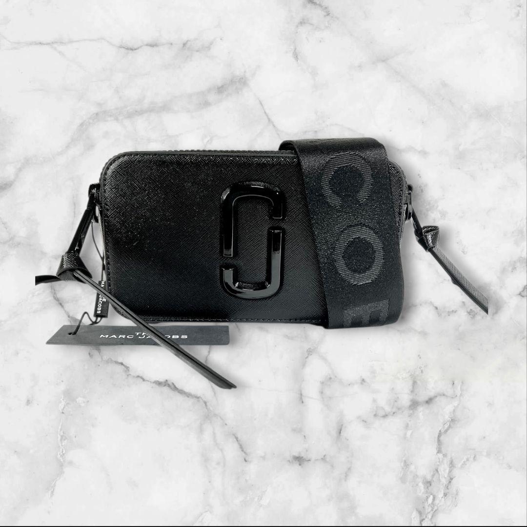 MARC JACOBS カメラ ショルダーバッグ ブラック 001 Marc Jacobs The Snapshot カメラバッグ | ブラック | FARFETCH JP