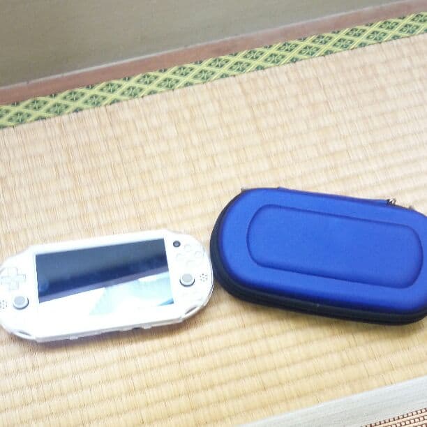 値下げしました！ PSVita ケース付 Amazon.co.jp: Smatree PS Vita(PS1000) , PS Vita 2000、PSP3000と