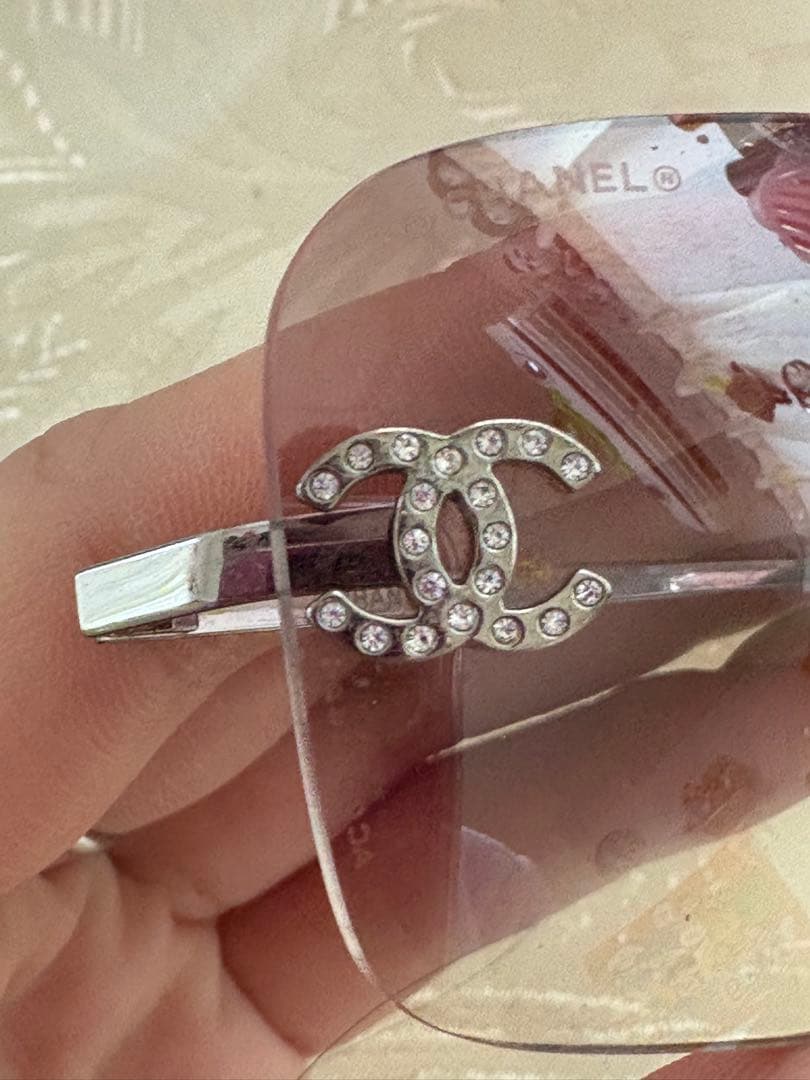 イタリア製 CHANEL スクエアサングラス 4017