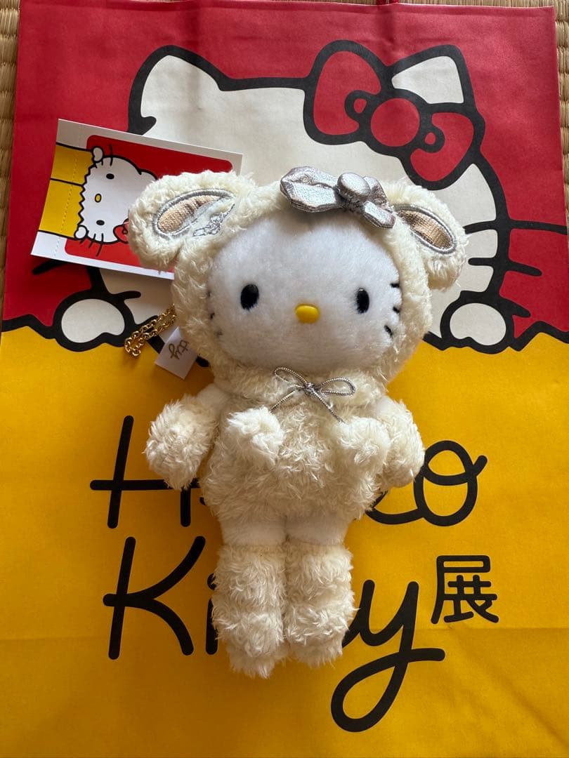 ハローキティ展 雪うさぎ マスコットキーホルダー 京都限定 - メルカリ
