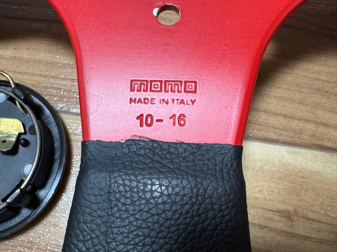 日曜日限定値下げ！美品 MOMO コマンド2 レッド 35パイ