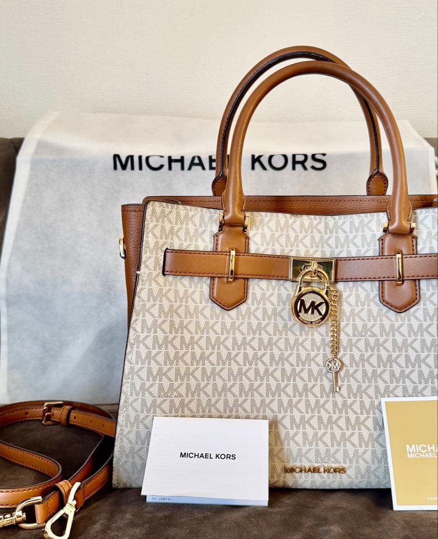 美品✴︎MICHAEL KORS HAMILTON サッチェル MKシグネチャーM 公式アウトレット】HAMILTON サッチェル ミディアム - MKシグネチャー