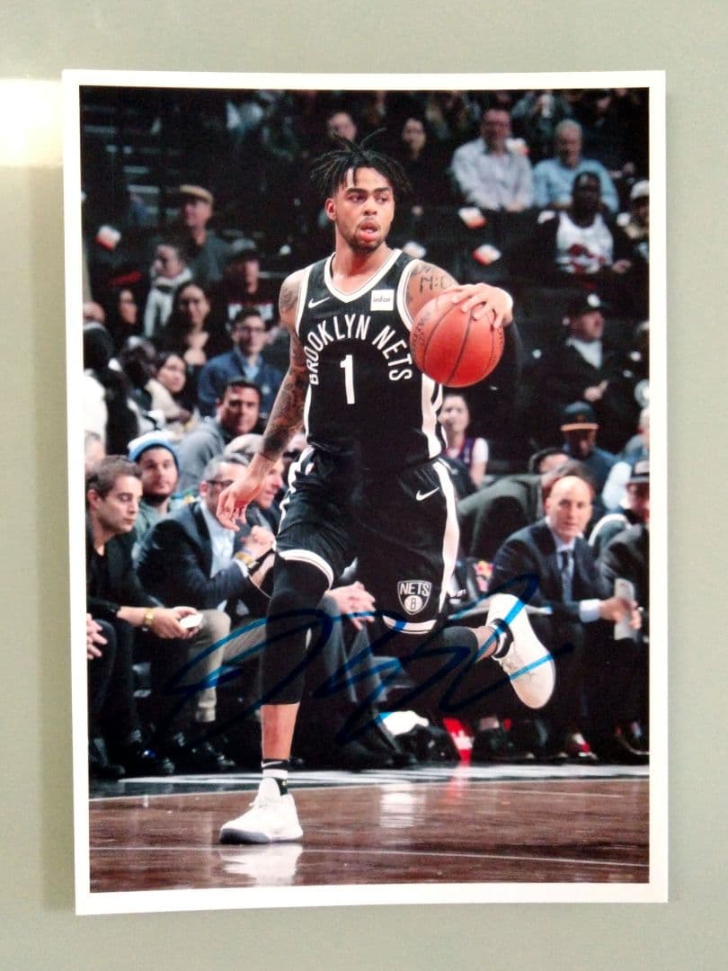 デァンジェロ・ラッセル直筆サイン入り2Lサイズ写真…アメリカプロ