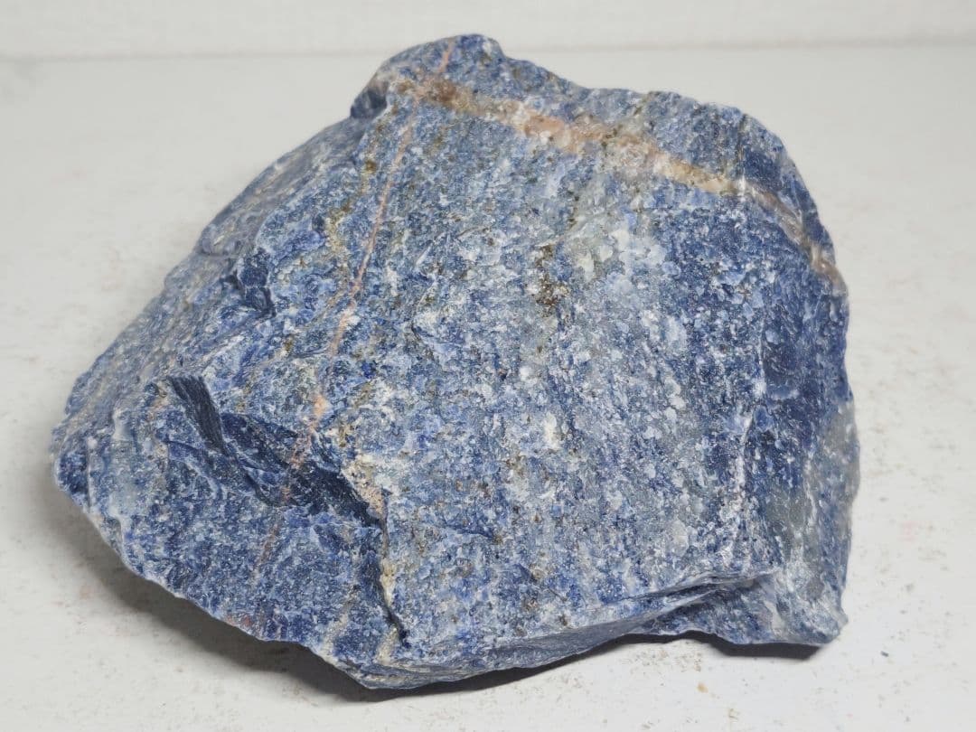 ソーダライト 1.3kg ラピスラズリ 原石 鑑賞石 自然石 鉱物 誕生石 水石