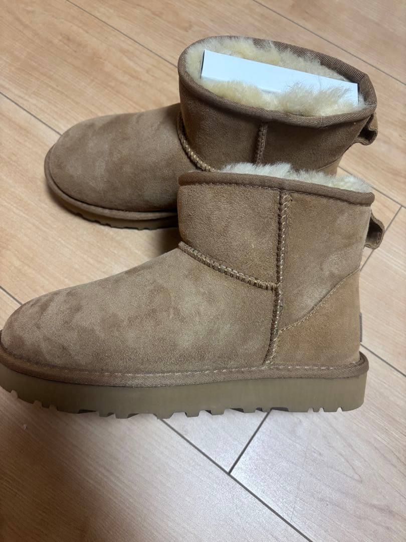 値下げ1月限定価額UGG ムートンブーツ 毛量最高超ふわふわ - メルカリ