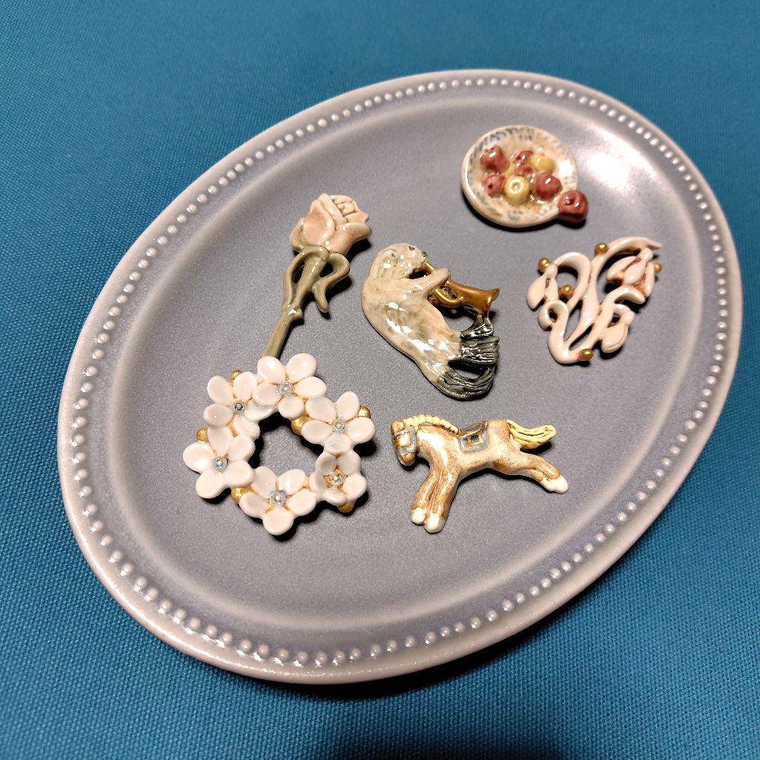 お値下げ　小菅幸子さん　ブローチ♫　おまけ付き お値下げ 小菅幸子さん ブローチ♫ おまけ付き - メルカリ