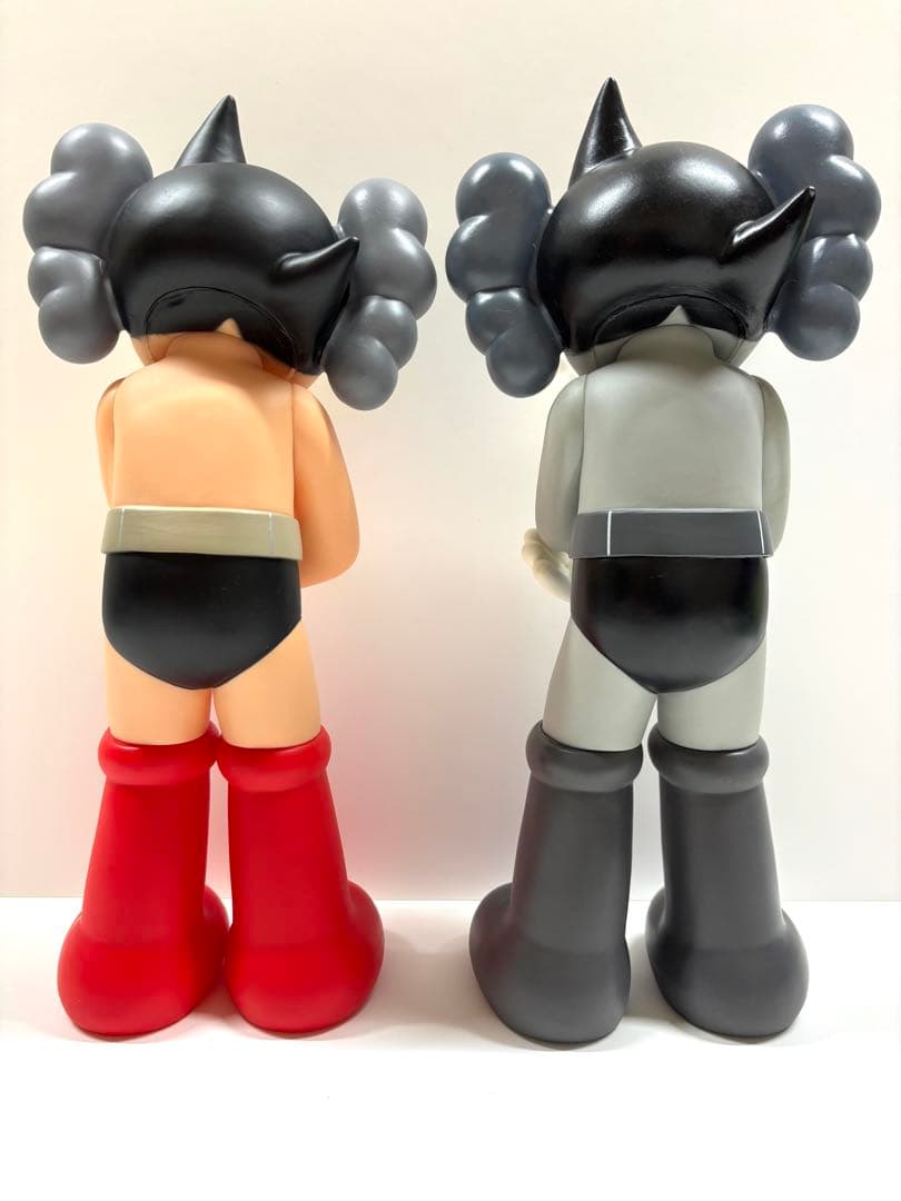 2体セットASTRO BOY KAWS フィギュア ソフビ 約35cm