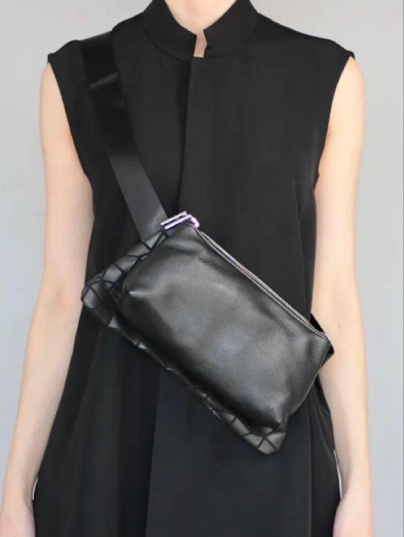 一度のみ使用】chi.wata ボディバッグ ショルダーバッグ - メルカリ