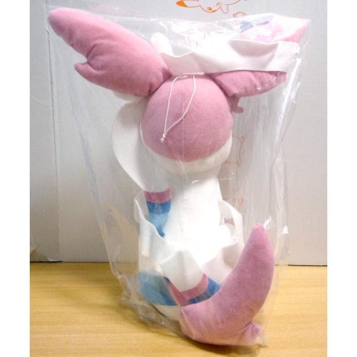 ナムコ限定 ポケモン ニンフィア でっかいぬいぐるみ 劇場版 BW - メルカリ