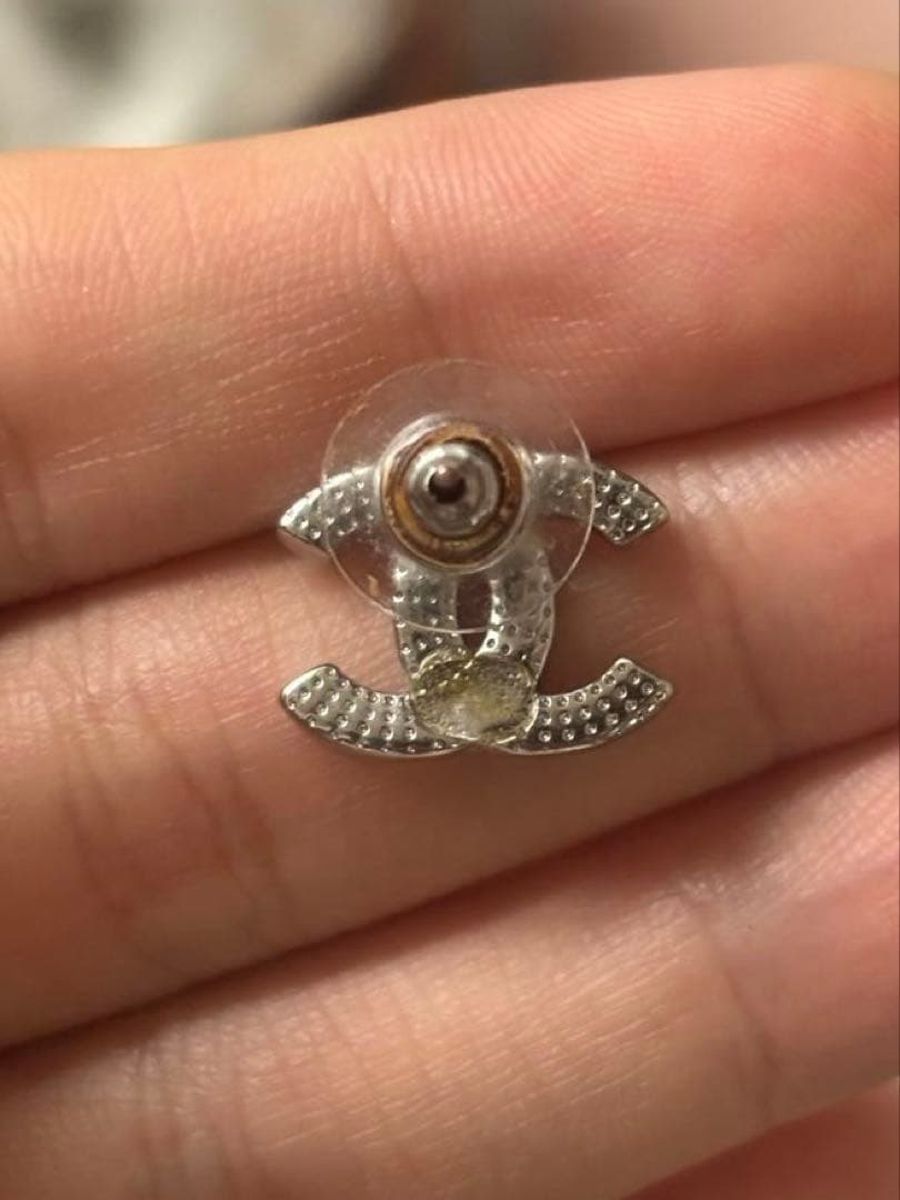 K*i様 利*皇様 CHANEL ロゴデザイン ピアス 片耳 - メルカリ