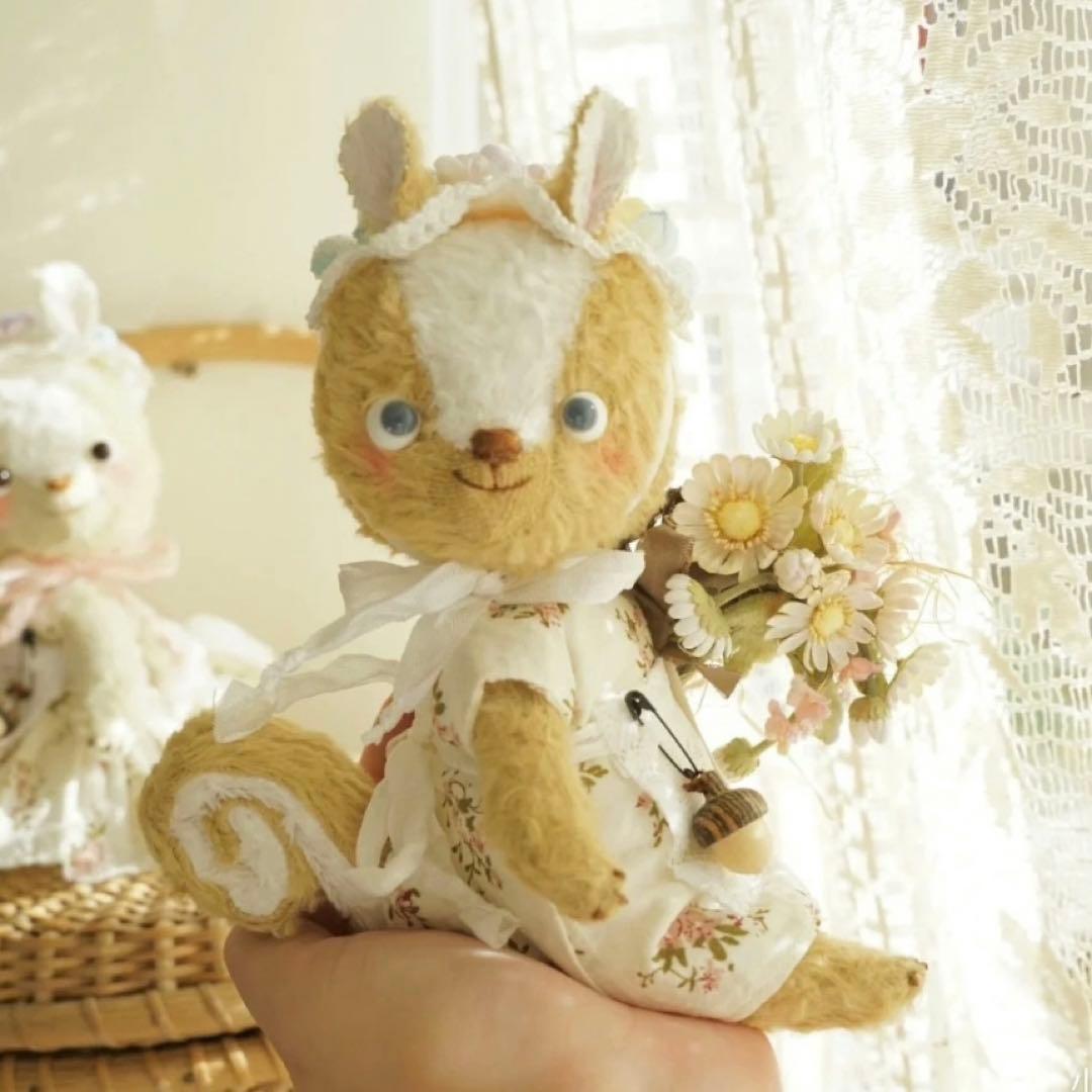 アーティストベア ぬいぐるみ 海外作家様 ハンドメイド 尻尾巻き巻きのリスちゃん アーティストベア ぬいぐるみ 海外作家様 ハンドメイド 尻尾巻き巻きの