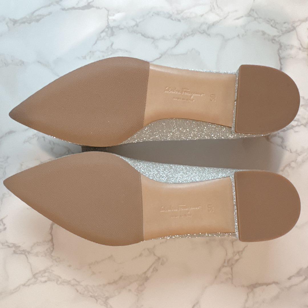 新品未使用】フェラガモ ラメフラットパンプス - メルカリ