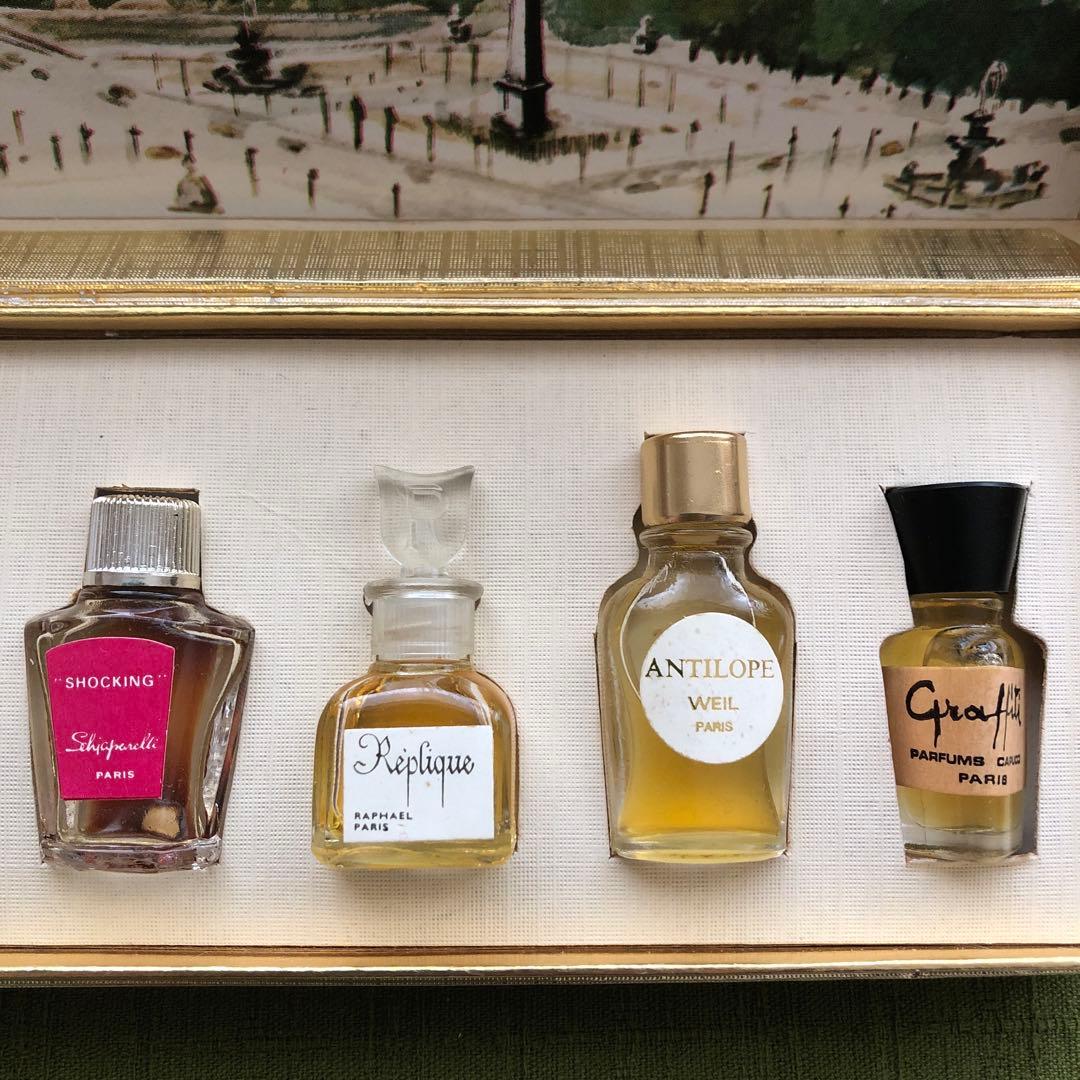 昭和レトロ パリのミニ香水7本セット - メルカリ