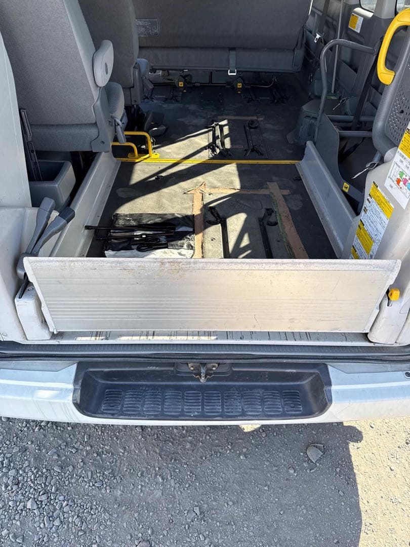 トヨタ純正 ハイエース 福祉車両用電動車いすリフト 動作確認済 - メルカリ