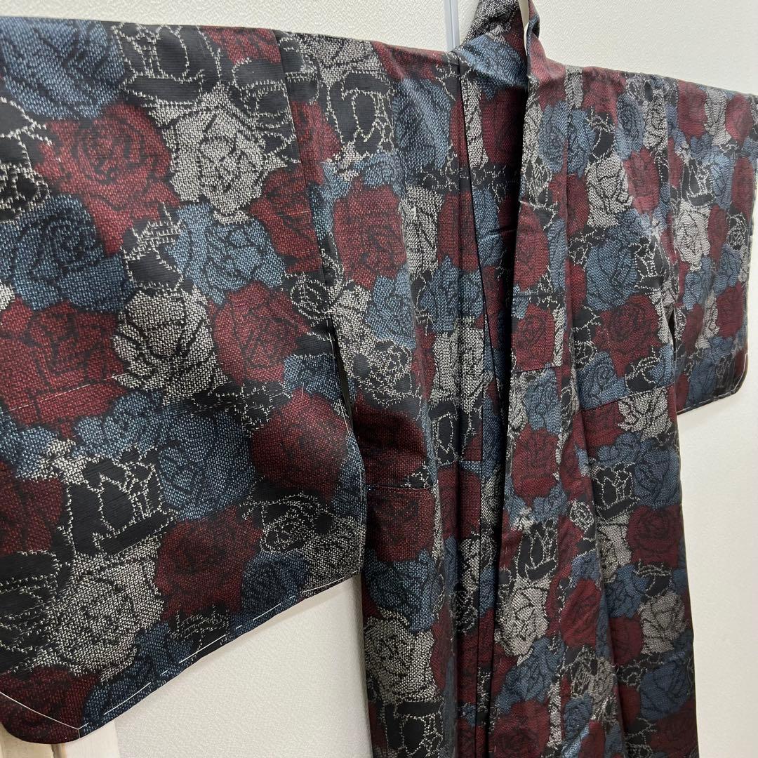 十日町紬 袷 薔薇 バラ模様の織り出し