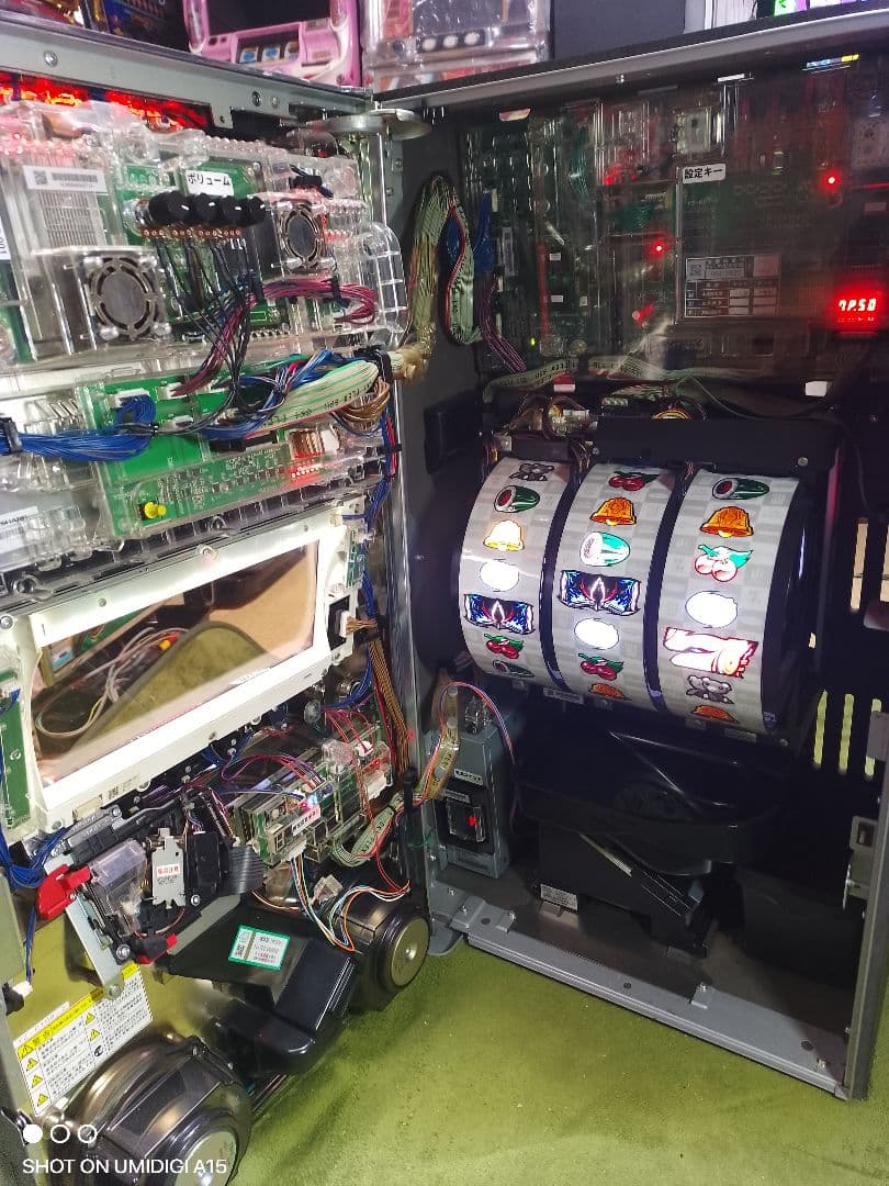 パチスロTIGER&BUNNY タイバニSP 実機 コイン不要機付 TIGER&BUNNY