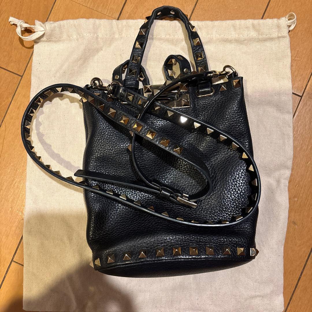 ヴァレンティノ　ロックスタッズショルダーバッグ ☆送料関税込☆VALENTINO ロックスタッズ ショルダーバッグ