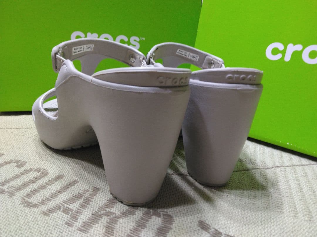 美品✴crocs クロックス✴サイプラス w7（サイズ23～23.5cm)