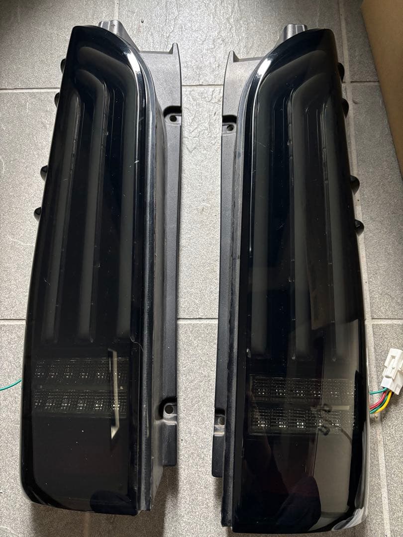 ハイエース　スモークテールランプ　シーケンシャルウインカー　コーキング済み 楽天市場】ハイエース レジアスエース 200系 LEDテールランプ スモーク