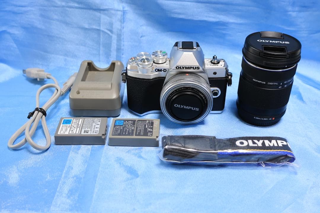OLYMPUS OM-D E-M10 MarkⅢ　ダブルズーム Amazon.com : Olympus' OM-D E-M10 MarkIII Double Zoom kit (Silver