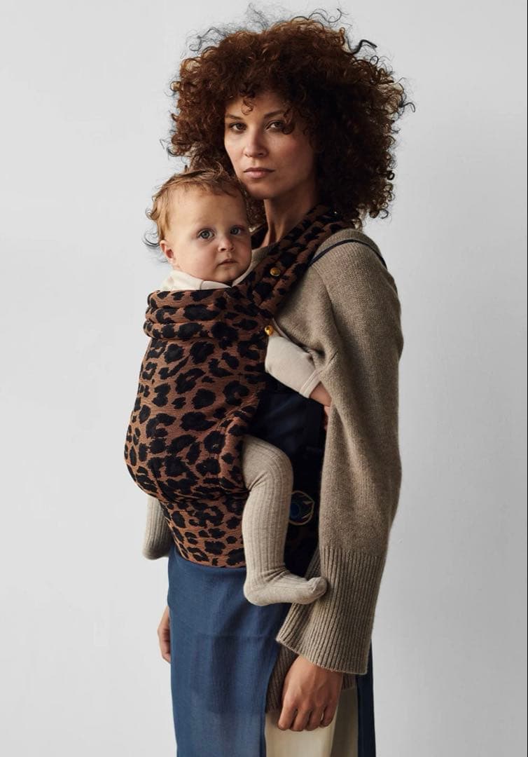 Artipoppe レオパード・クラシック 抱っこ紐 - メルカリ