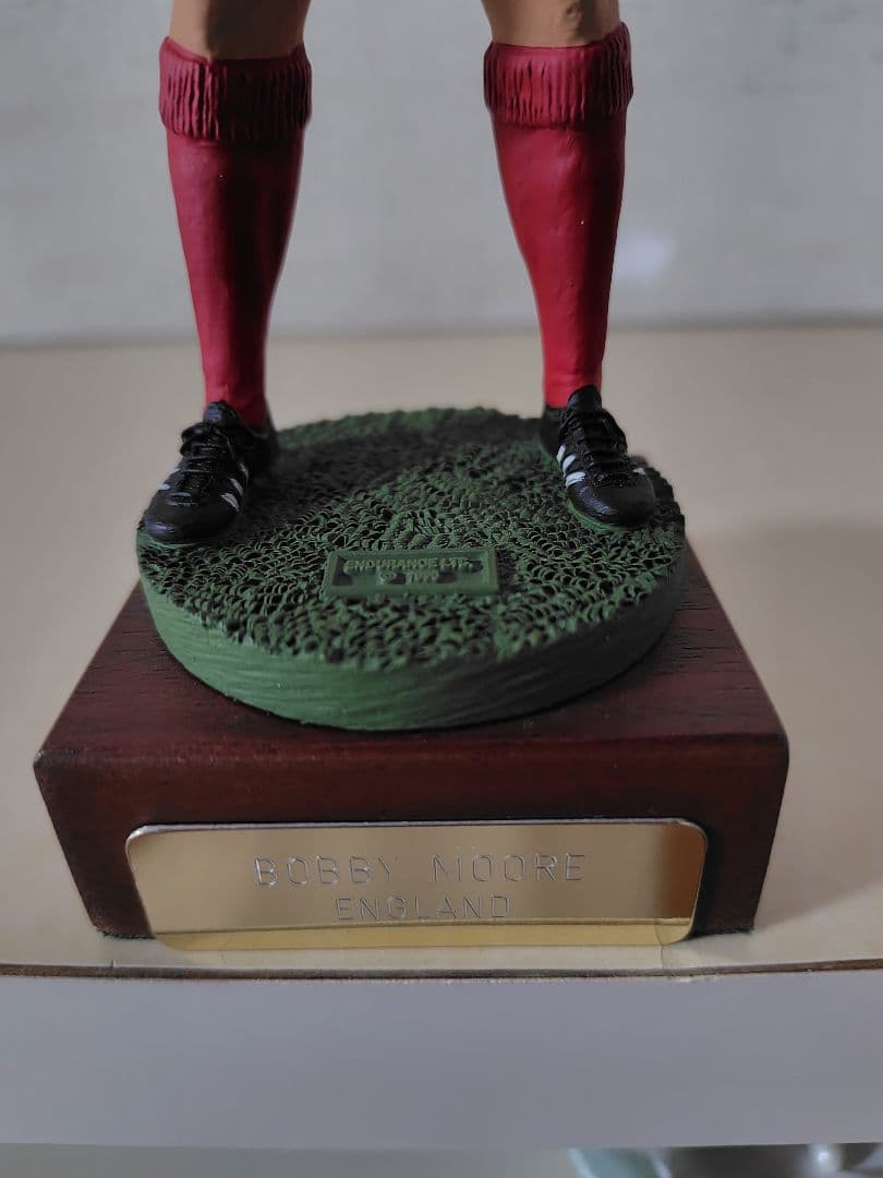 (けーちゃん)ボビー・ムーア フィギュア 赤白