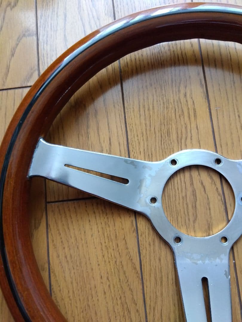 【NARDI Classic】32.5Φ〜 33Φ ウッドステアリング　ナルディ