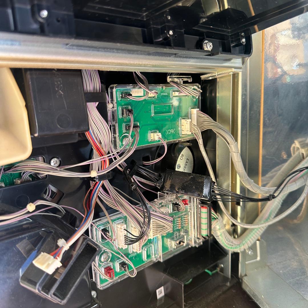 三洋物産 スロットパチスロ 聖闘士星矢 海皇覚醒 メダル不要機搭載