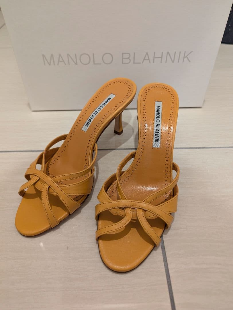 マノロブラニク サンダル MACULA36 MANOLO BLAHNIKミュール - メルカリ