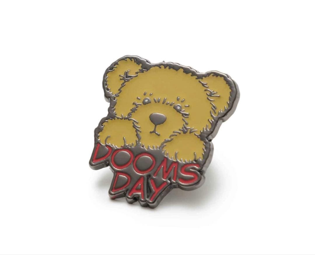 UNDERCOVER 26ss ピンバッジ DOOMSDAY 完売品 希少 - メルカリ