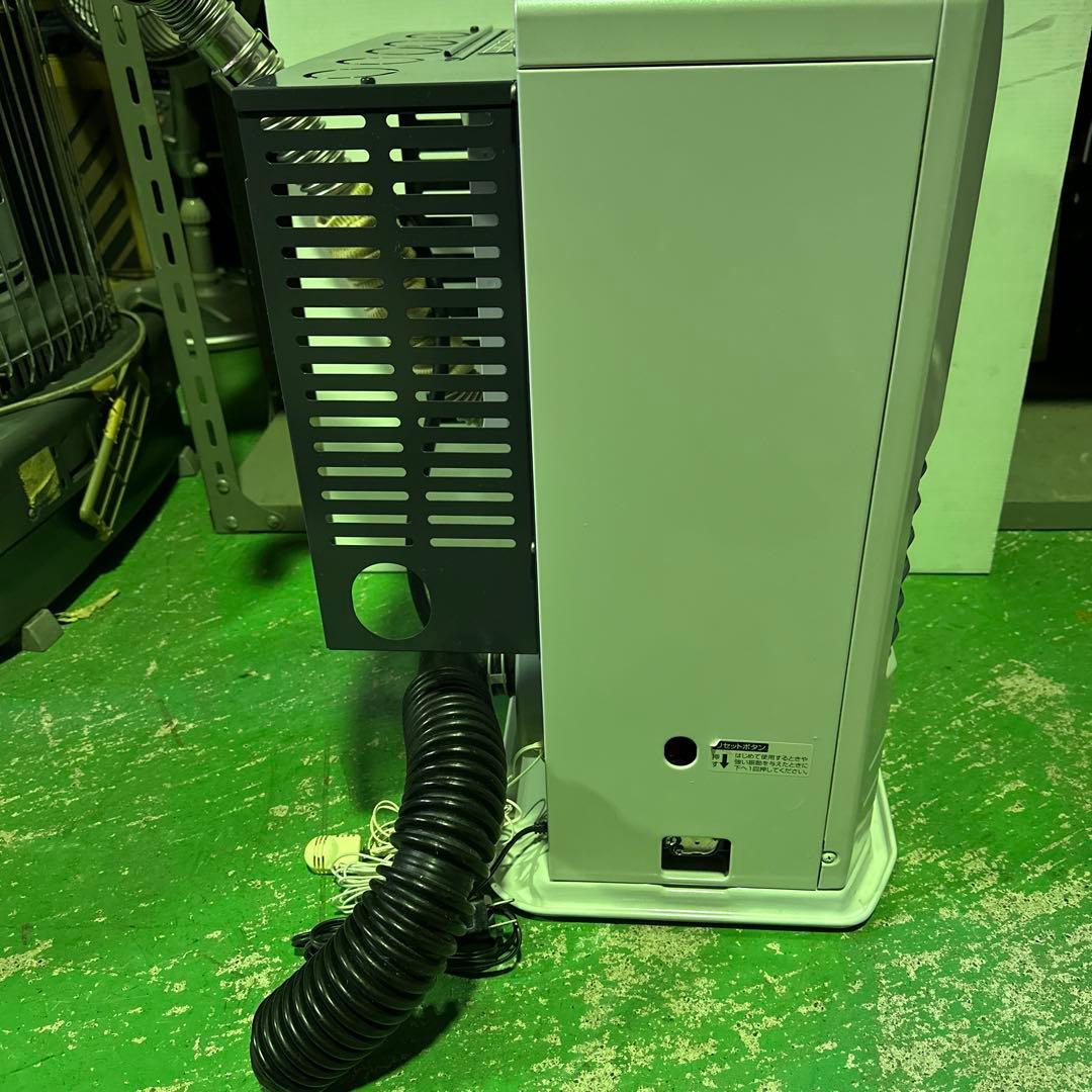 《トヨトミ》FF−S36B石油ファンヒーター FF式ホワイト 安全装置付き