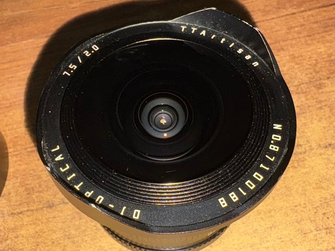 TTArtisan 7.5mm f/2.0 単焦点レンズ