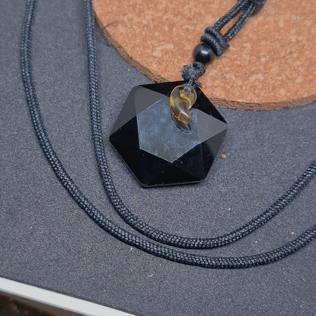 セール】六芒星 モリオン 勾玉 スモーキークォーツ ペンダント 魔除