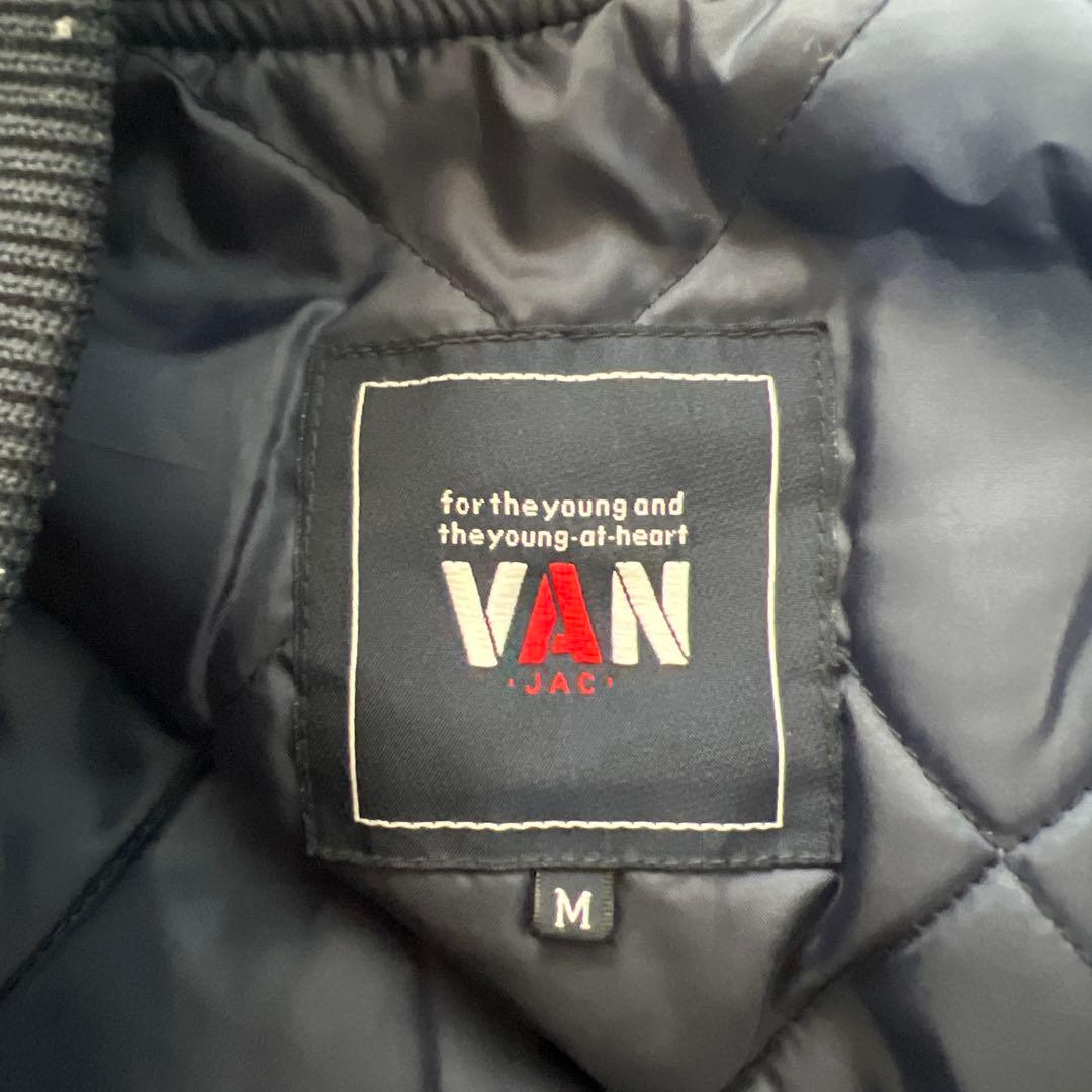 VAN JAC ネイビー スタジャン バックプリント Mサイズ - メルカリ